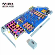 トランポリンゲームをジャンプ子供